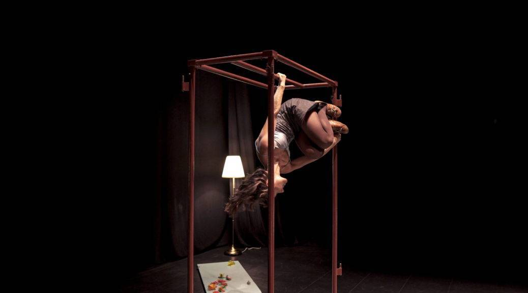 four hands circus